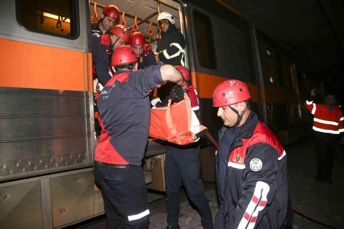 Metroda acil durum tatbikatı