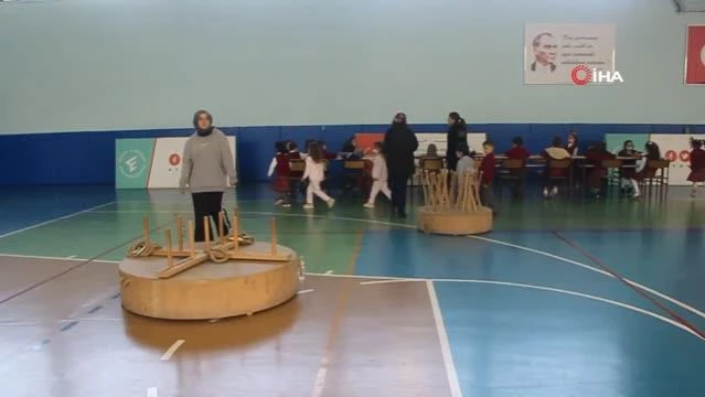 Selzede öğrenciler ata sporları ve geleneksel oyunlarla stres attı
