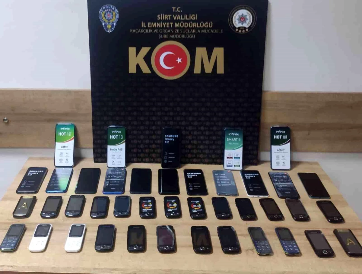 Siirt\'te piyasa değeri 60 bin 250 lira olan kaçak cep telefonu ele geçirildi