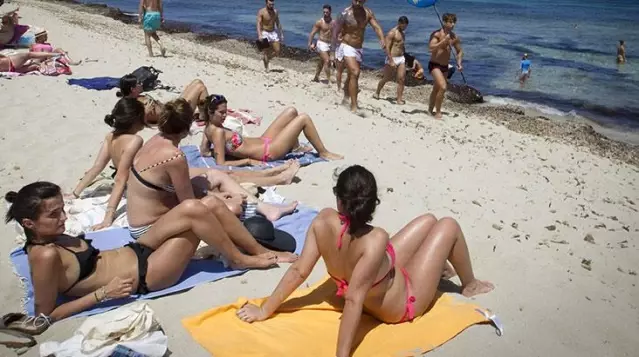 Tartışma yaratan bilimsel tespit: Kumdaki erozyonun sebebi sahilde cinsel ilişkiye giren çiftler