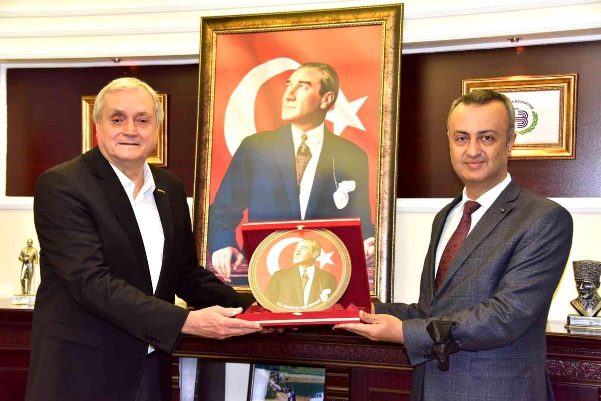 Ticaret İl Müdürü Balta\'dan Bozüyük Belediye Başkanı Bakkalcıoğlu\'na ziyaret