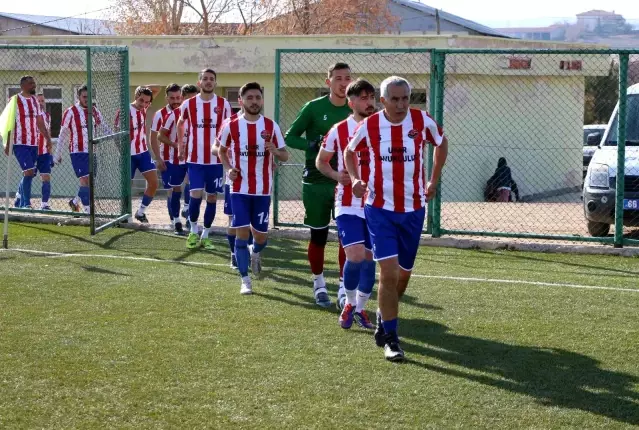 72'lik futbolcu yeni takımındaki ilk maçında beğeni topladı