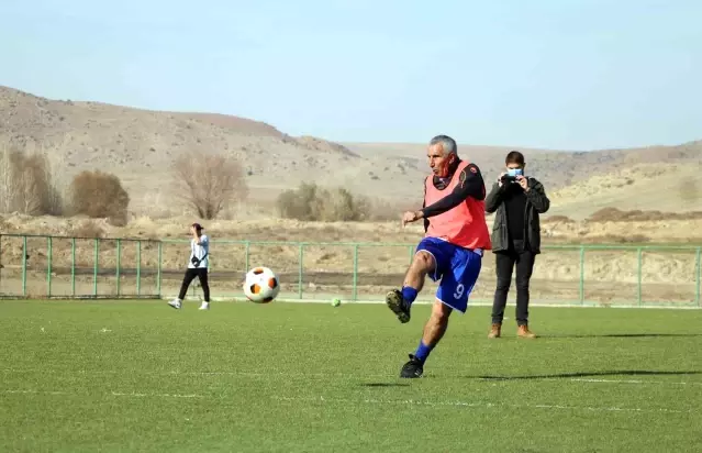 72'lik futbolcu yeni takımındaki ilk maçında beğeni topladı