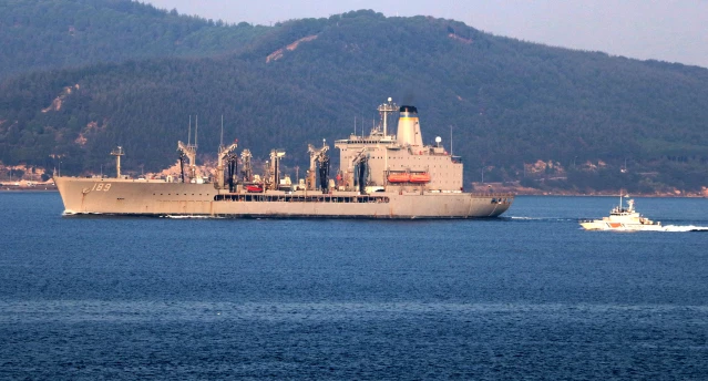 ABD Donanmasına ait gemi Çanakkale Boğazı'ndan geçti