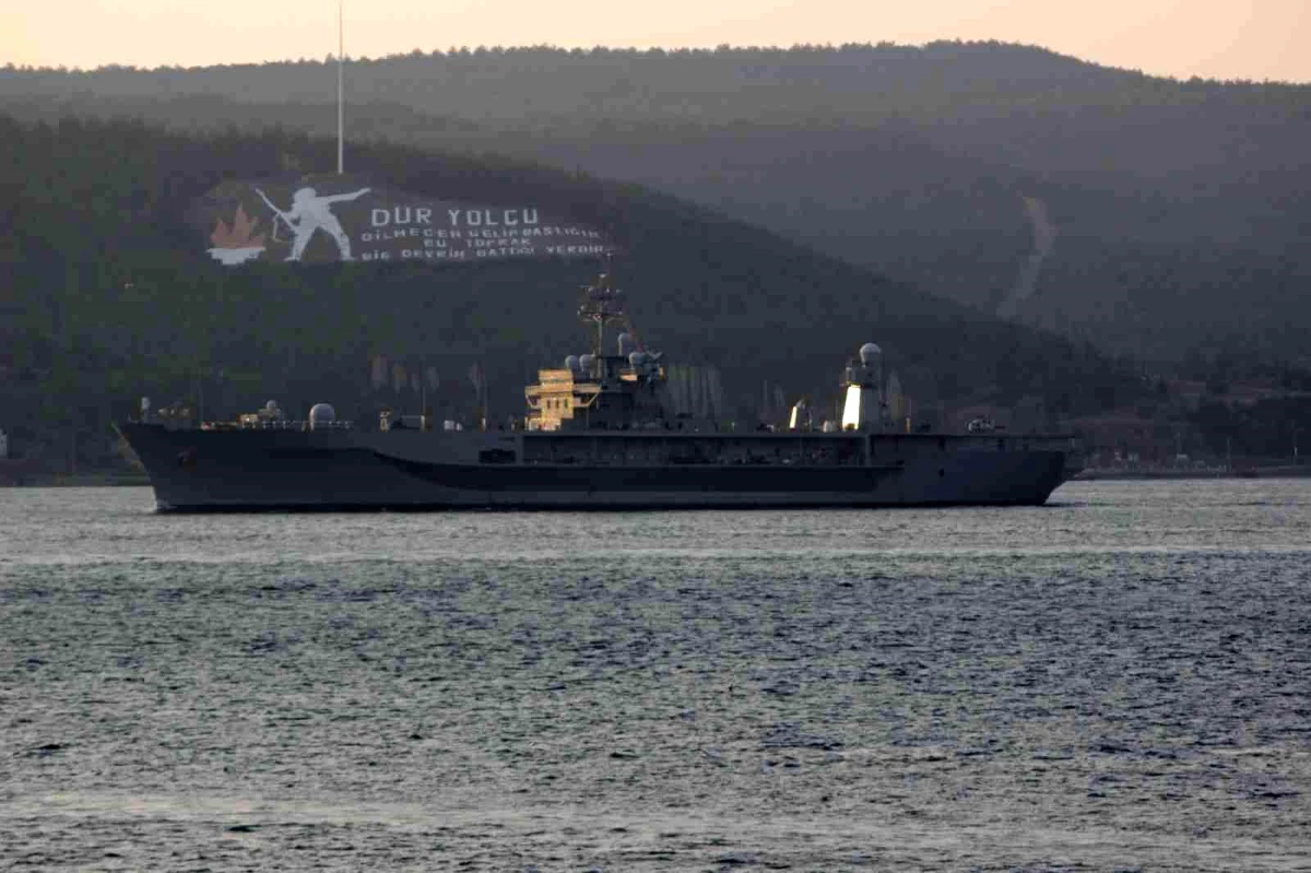 ABD\'nin amiral gemisi USS Mount Whitney Çanakkale Boğazı\'ndan geçti