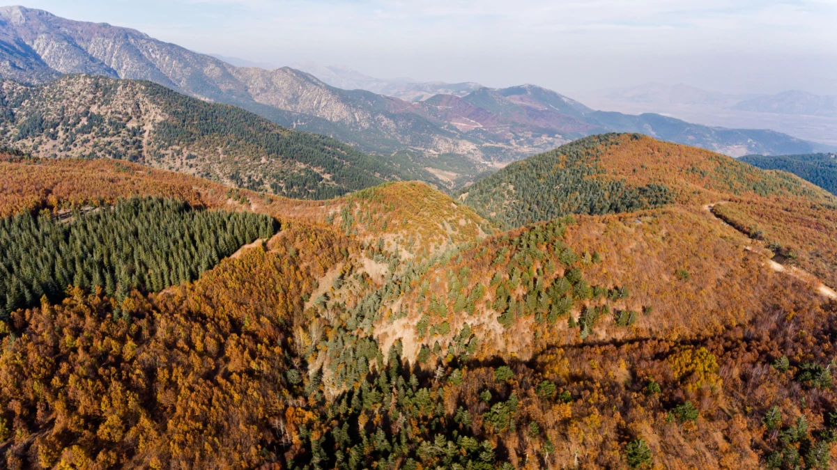 Amanos Dağları\'ndaki sonbahar güzelliği drone görüntülerine yansıdı