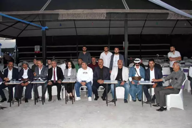 Aşiret düğününden rekor takı! Gelin ve damada toplam 1 milyon 258 bin TL takıldı