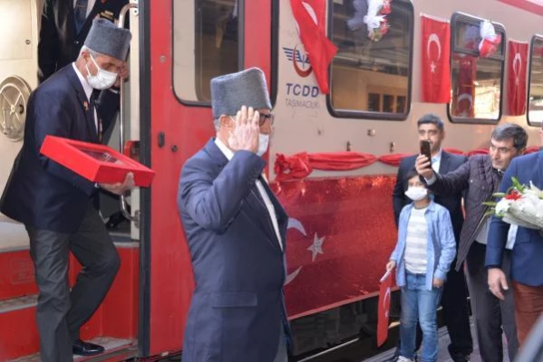 ATATÜRK'ÜN DİYARBAKIR'A GELİŞİNİN 84'ÜNCÜ YIL DÖNÜMÜ KUTLANDI