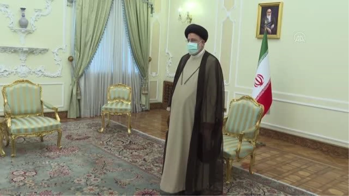 Bakan Çavuşoğlu, İran Cumhurbaşkanı Reisi tarafından kabul edildi
