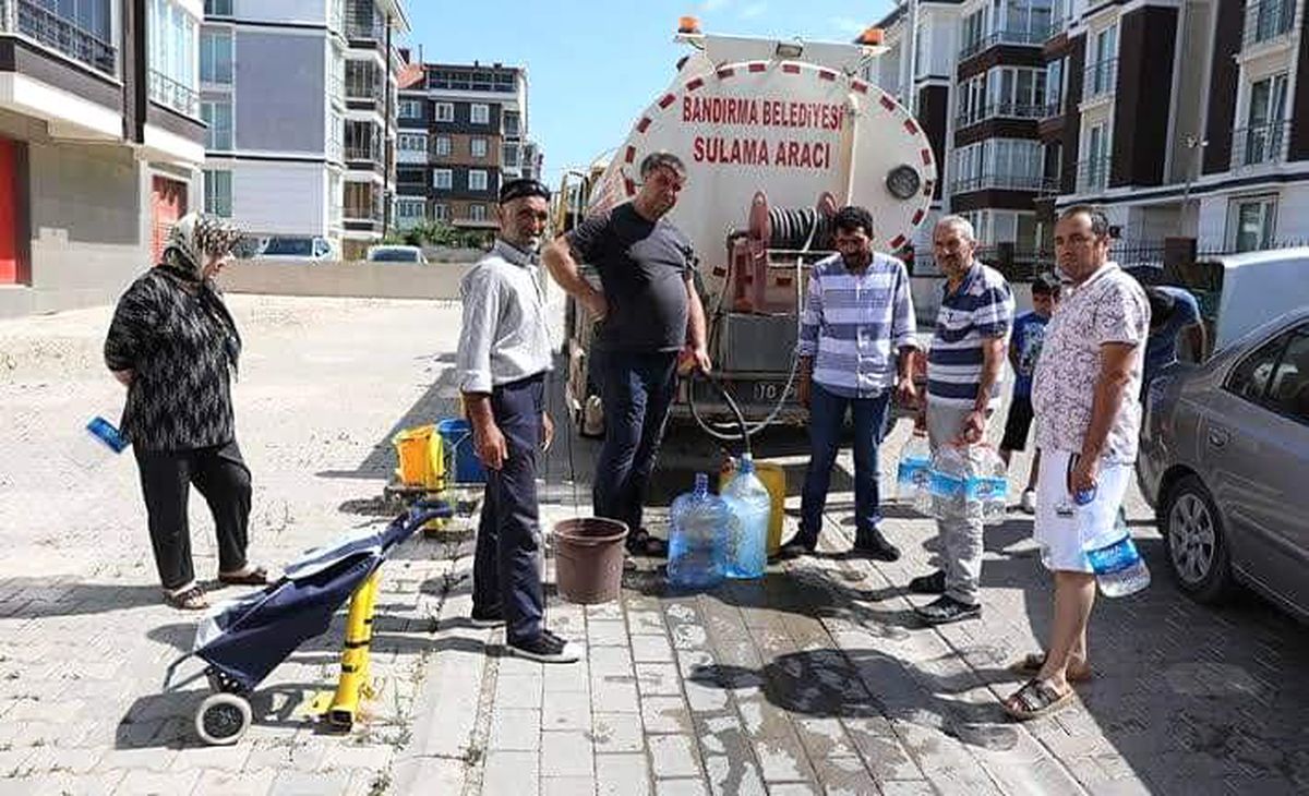 Bandırma Belediyesi ücretsiz su dağıtacak.