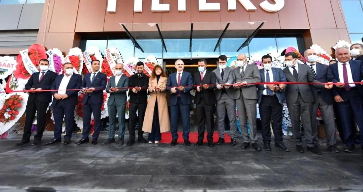 Diyarbakır Valisi Karaloğlu, tekstil fabrikasının açılışını yaptı