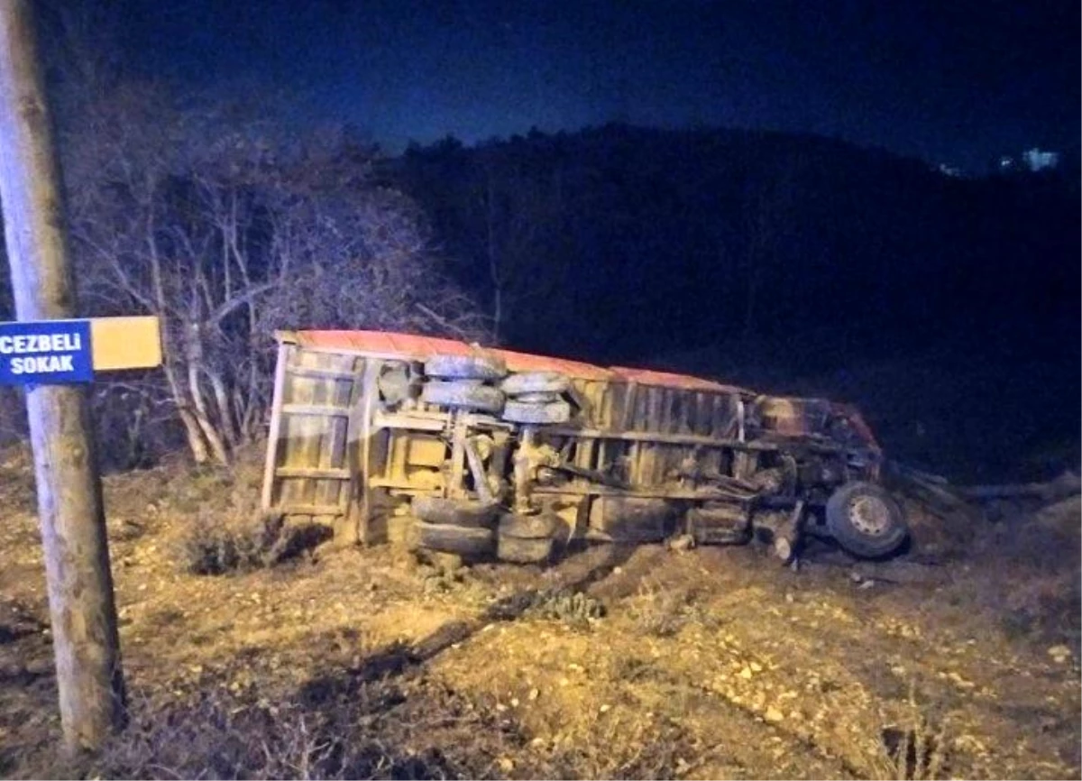 Son dakika haber! Freni boşalan kamyondan atlayan sürücü hayatını kaybetti
