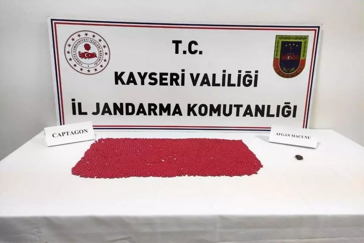 Jandarmanın arama yaptığı evde 3 bin adet uyuşturucu hap ele geçirildi