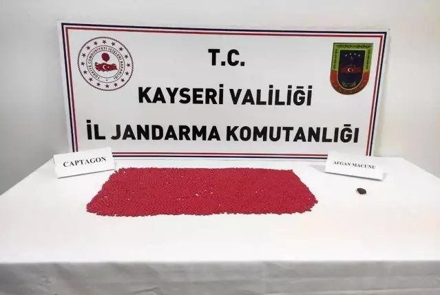 Jandarmanın arama yaptığı evde 3 bin adet uyuşturucu hap ele geçirildi