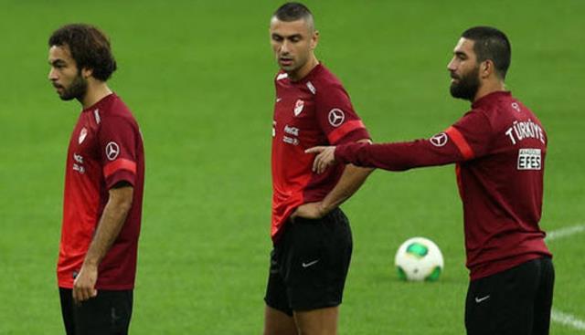 'Karam tayfa' Galatasaray'da buluşuyor! Burak Yılmaz transferinde Arda Turan devreye girdi