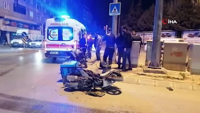 Gebze'de iki motosiklet kavşakta çarpıştı: 2 yaralı