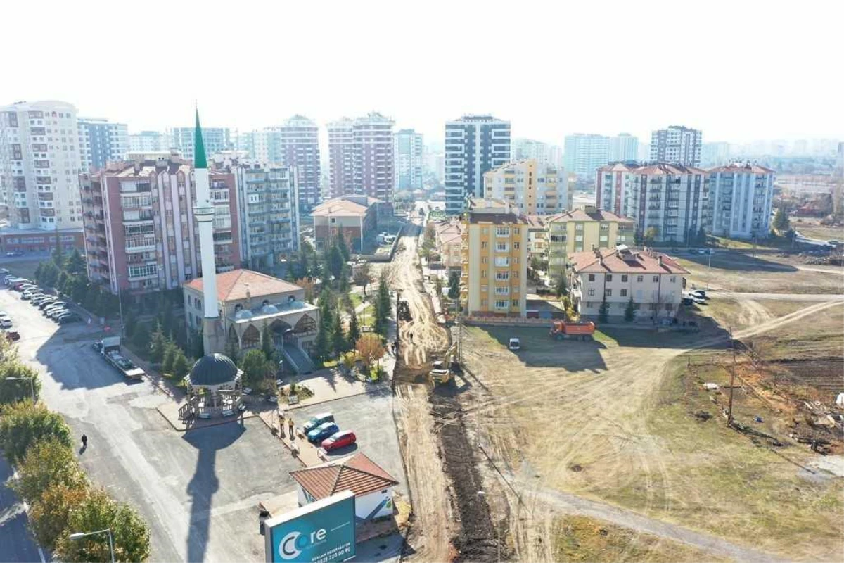 Kocasinan Belediye Başkanı Ahmet Çolakbayrakdar, kentsel dönüşüm alanını inceledi