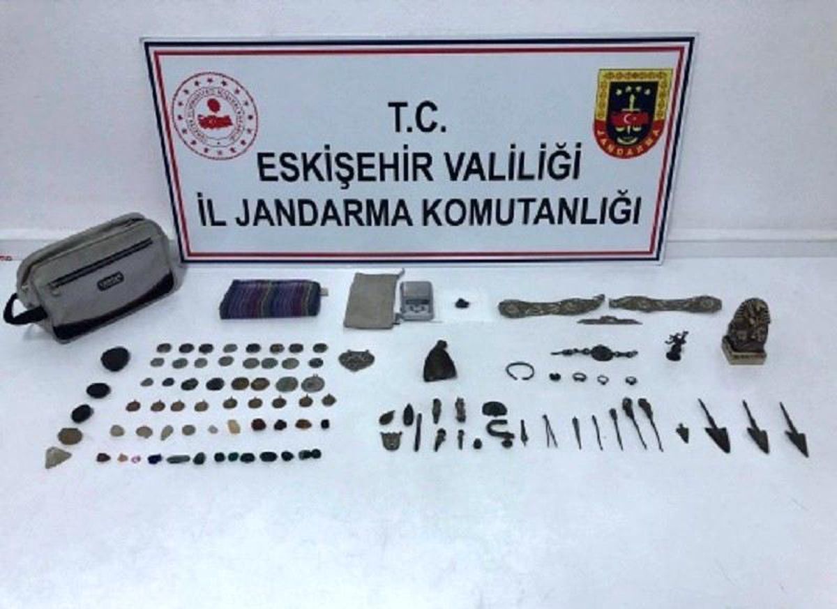 Tarihi eser operasyonunda birçok obje ele geçirildi, 4 kişi yakalandı