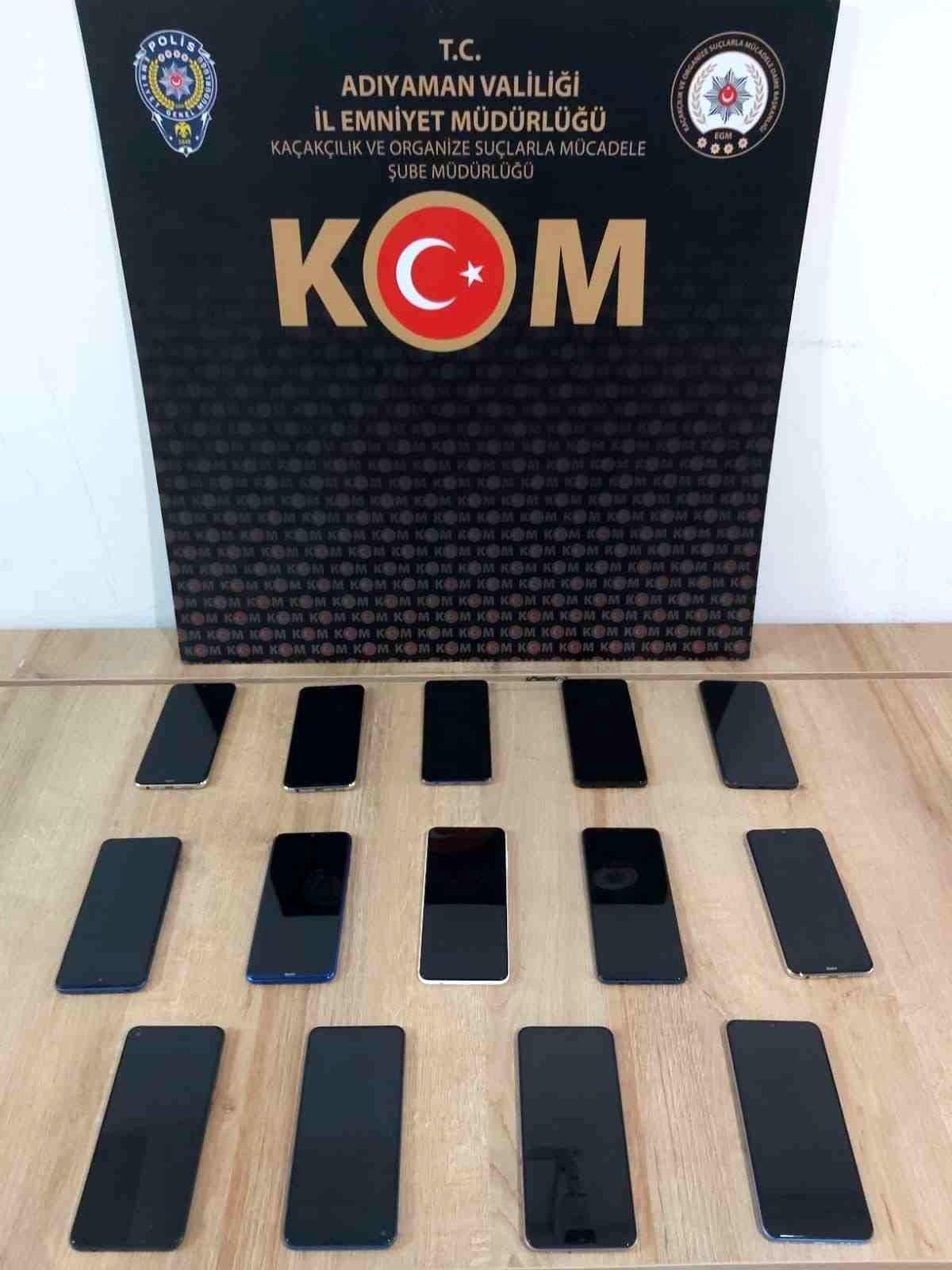 Adıyaman\'da kaçak cep telefonu ele geçirildi