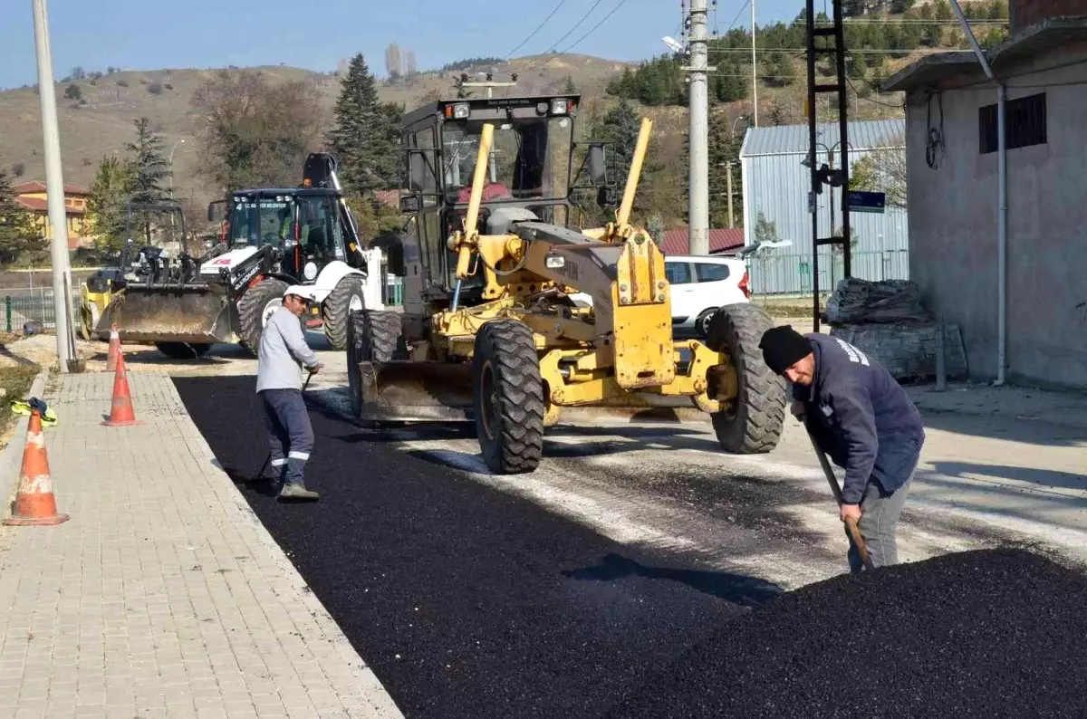 Asfalt yenileme çalışmaları devam ediyor