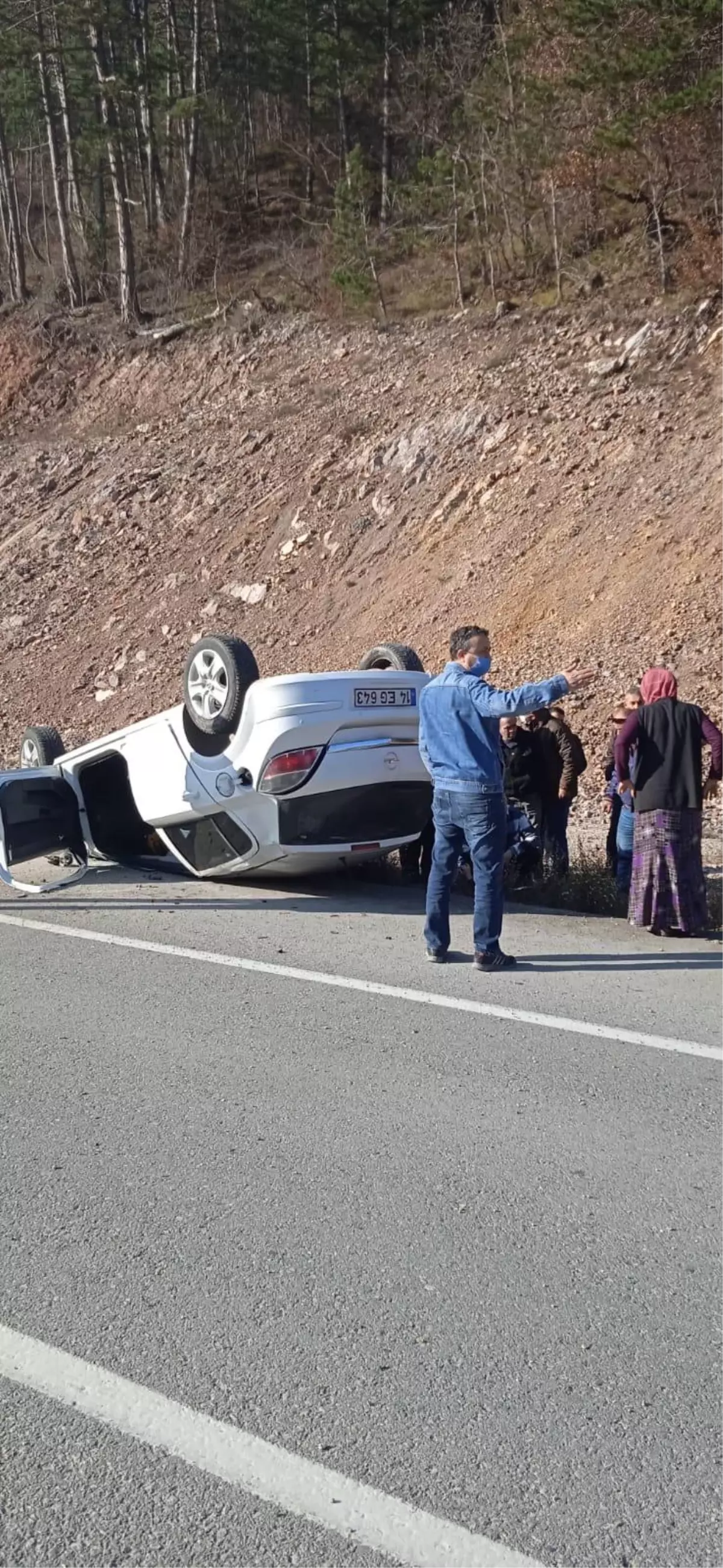 Bolu\'da takla atan otomobilin sürücüsü yaralandı