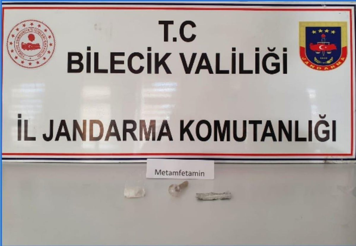 Bozüyük\'te durdurulan araçta uyuşturucu ele geçirildi