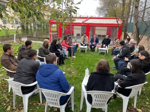 Edirne Barosuna kayıtlı stajyer avukatlar İl Göç İdaresi Müdürlüğünü ziyaret etti