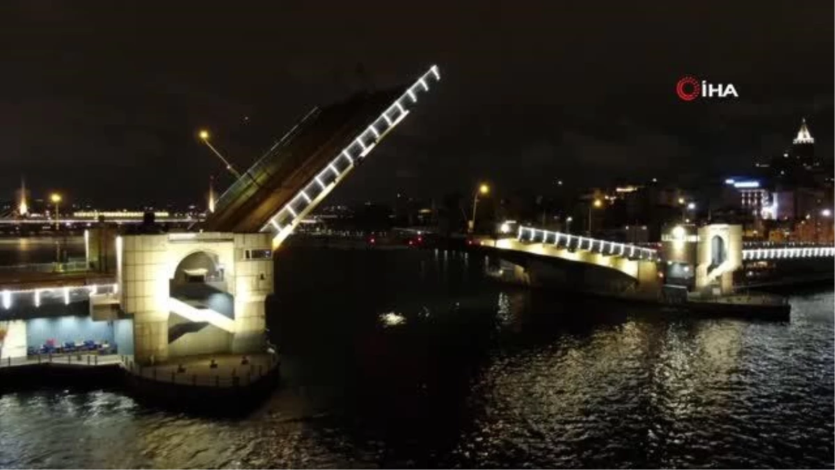 Galata Köprüsü deniz trafiğine açıldı
