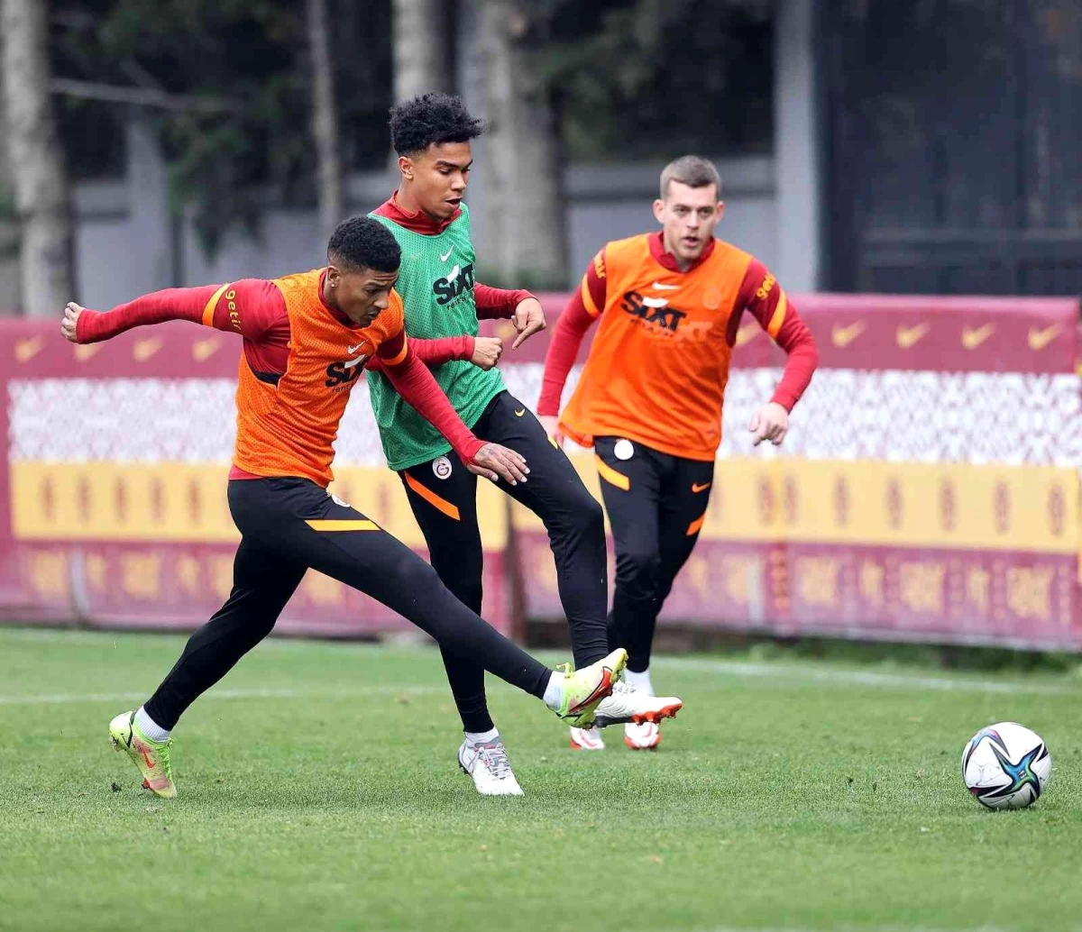 Galatasaray\'da adalesinde ağrı hisseden Morutan antrenmanda yer almadı