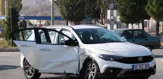 Gediz'de trafik kazası, 4 yaralı