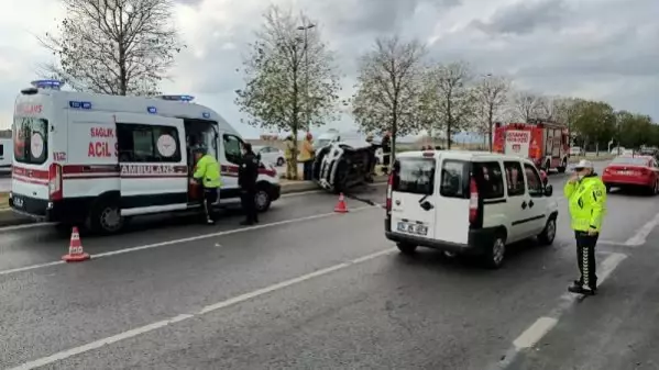 KARTAL'DA OTOMOBİL DEVRİLDİ; SÜRÜCÜ YARALANDI