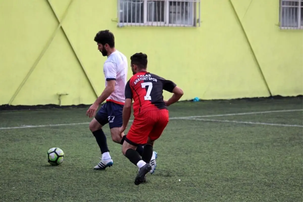 Kayseri amatör futbolda kırmızı kart gerginliği