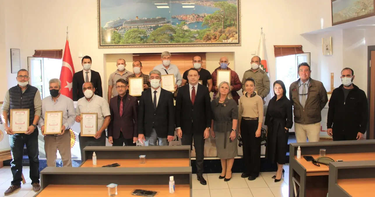 Marmaris\'in çam balı coğrafi işaret sertifikaları üreticilere dağıtıldı