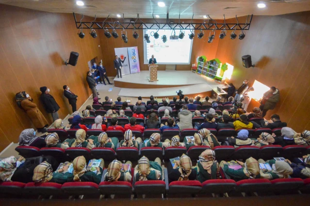 Meram'da 152 okula belediye tarafından yaptırılan TÜBİTAK kitaplıklarının açılışı yapıldı