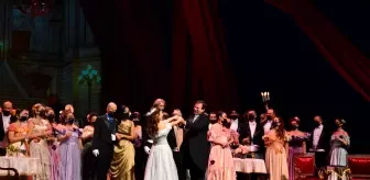Mersin Devlet Opera ve Balesi 'La Traviata' operasını sanatseverlerle buluşturdu