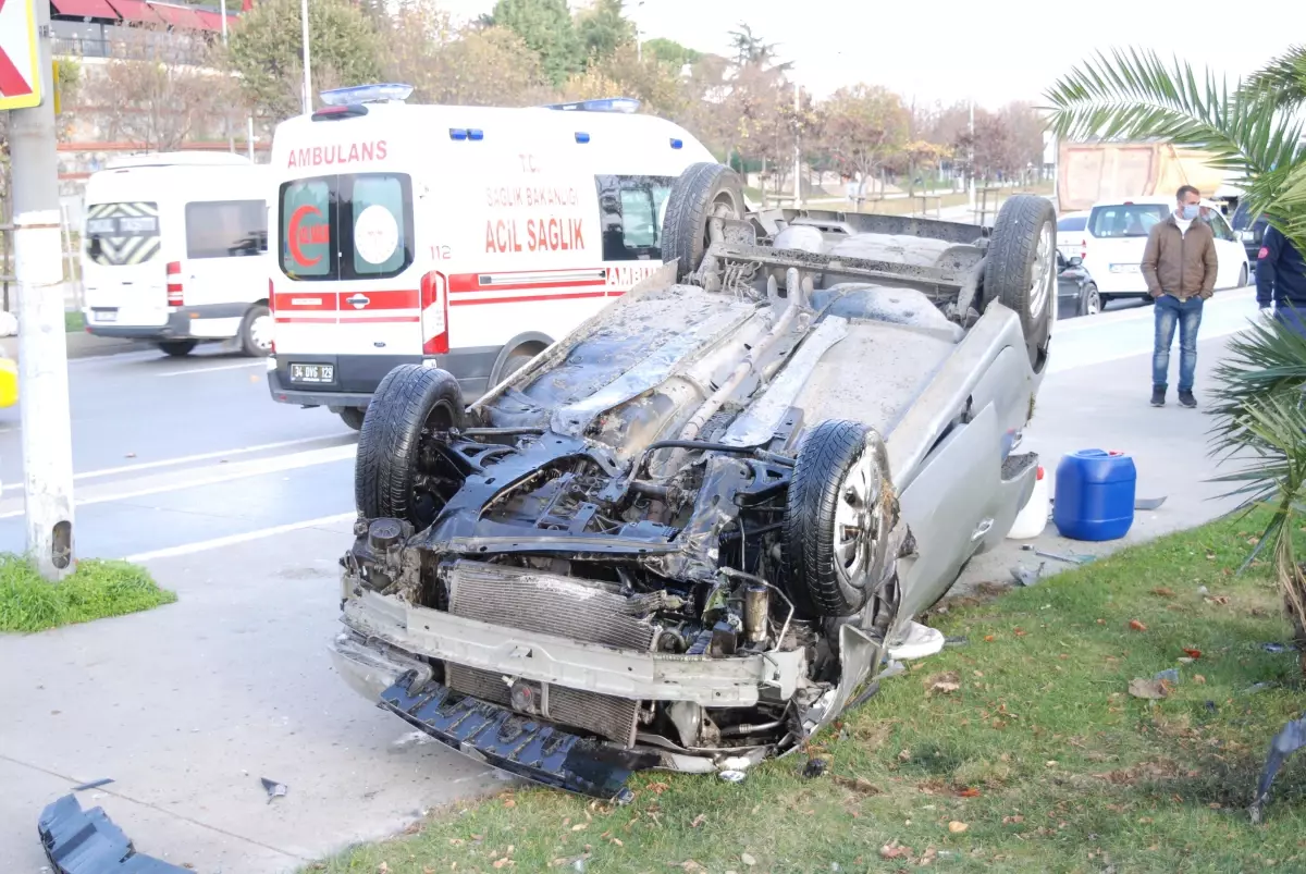 Pendik\'teki trafik kazasında 2 kişi yaralandı