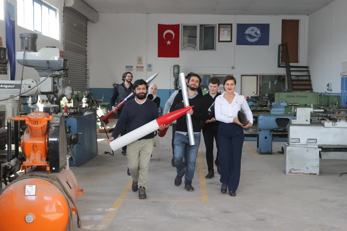 Türk takımı, roket yarışmasında dünya ikincisi olmanın gururunu yaşıyor