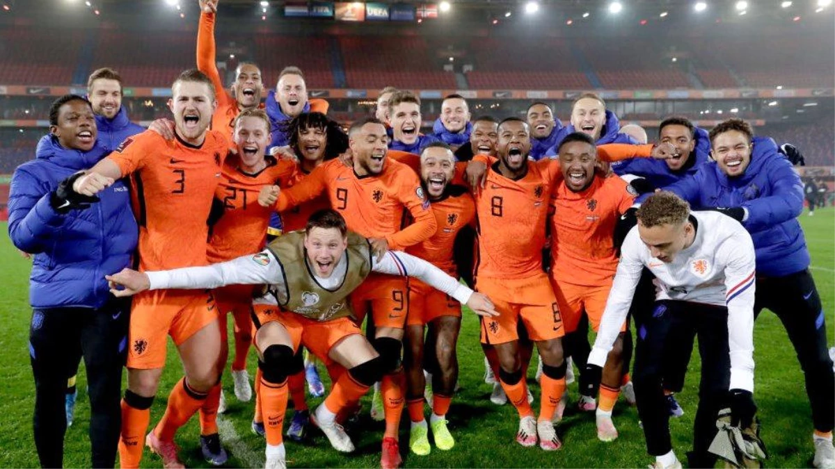 2022 FIFA Dünya Kupası elemeleri Hollanda medyasında: \'Gergin ve sıkıcı maç sonunda Portakallar Katar biletini aldı\'