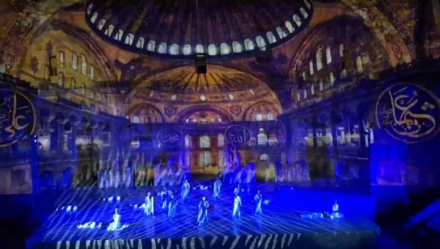 Anadolu Ateşi'nden muhteşem gösteri! Binlerce seyirciyi bir masalın içine çekiyor