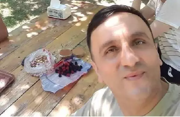 Defalarca bıçaklanan adamı komşuları kan izlerini takip ederek buldu Defalarca bıçaklanan adamı komşuları kan izlerini takip ederek buldu