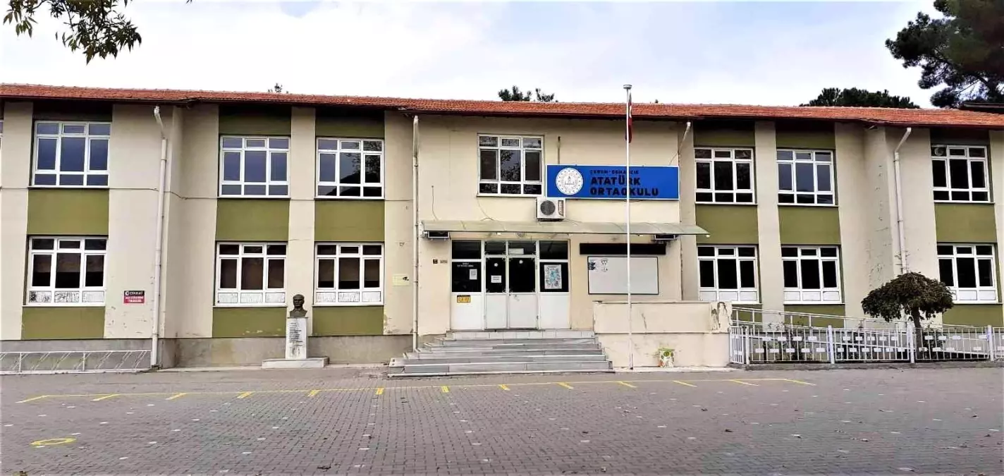 Atatürk Ortaokulu\'nun yerine ticaret merkezi yapılacak