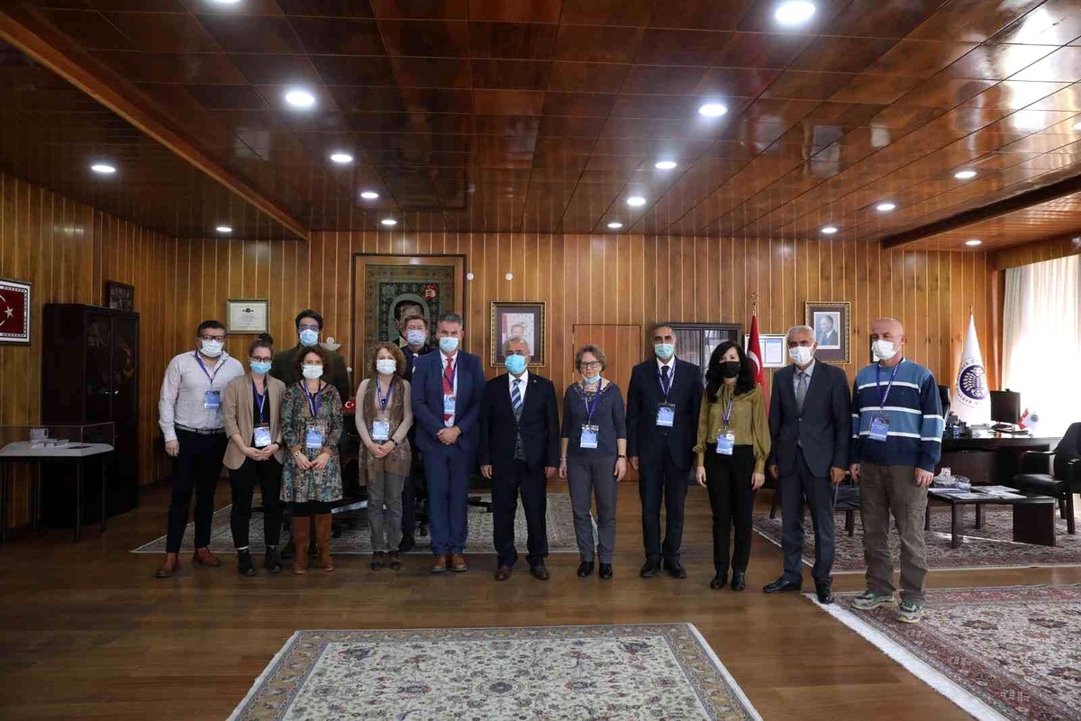 Avrupa veteriner eğitim kurumları birliği heyeti Atatürk Üniversitesi\'nde
