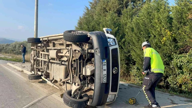 Bursa'da 7 kişinin yaralandığı minibüs kazası güvenlik kamerasında