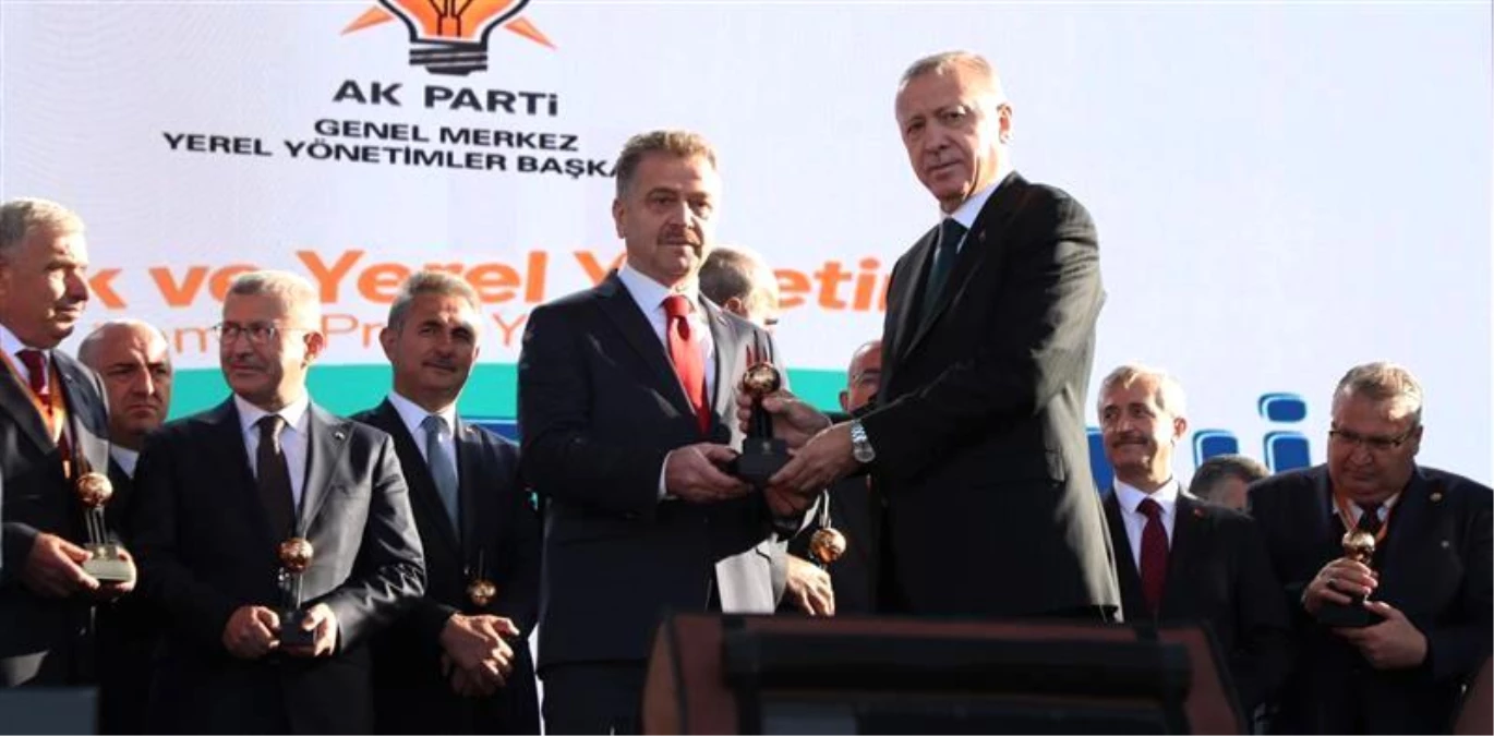 Cumhurbaşkanı Erdoğan\'dan Başkan Usta\'ya bir ödül daha
