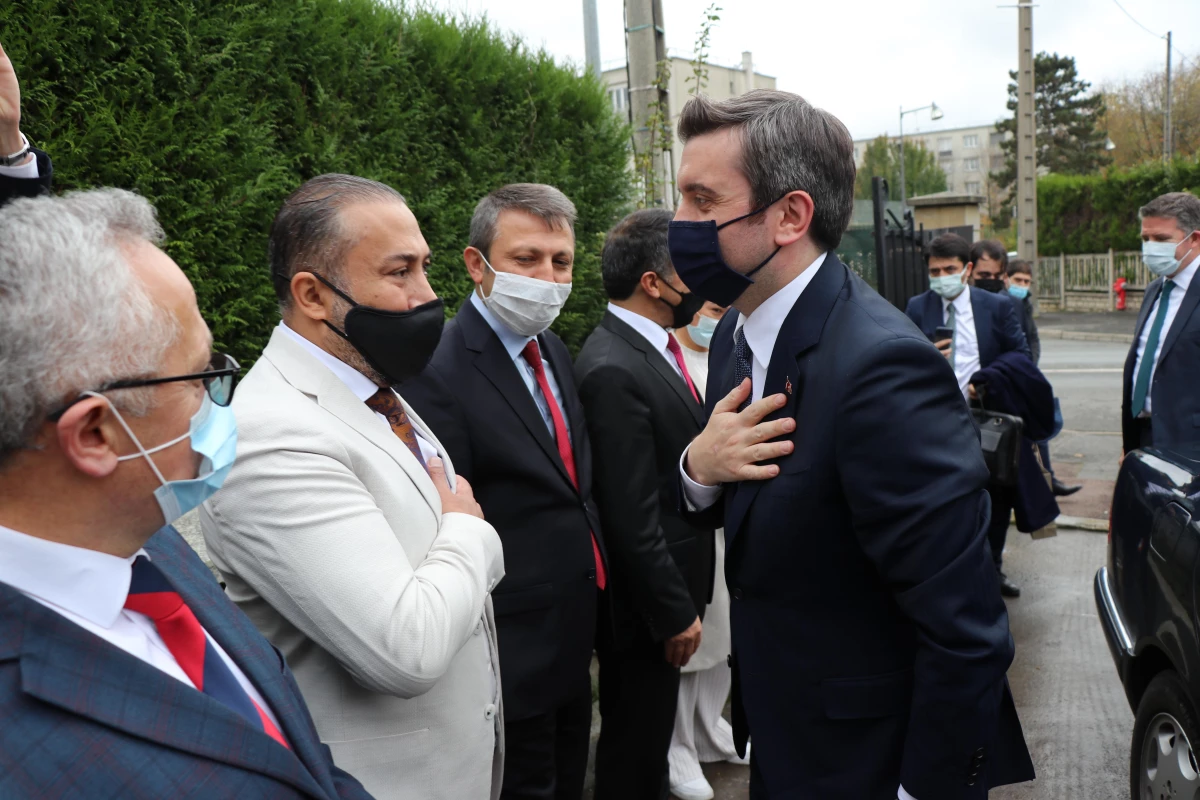Son dakika haber... Dışişleri Bakan Yardımcısı Kıran, Paris\'te Türk derneğini ziyaret etti