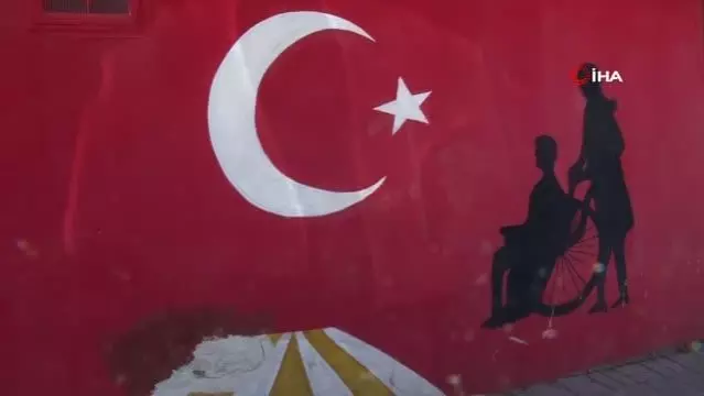 Engelli kadınlar öksüz ve yetim çocuklar için bez bebekler yapıyor