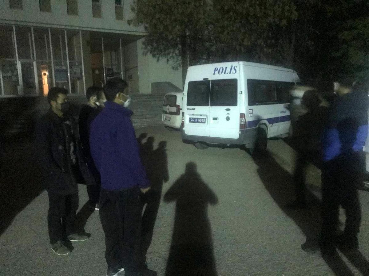 Erzincan\'da bir evde 4 kaçak göçmen yakalandı