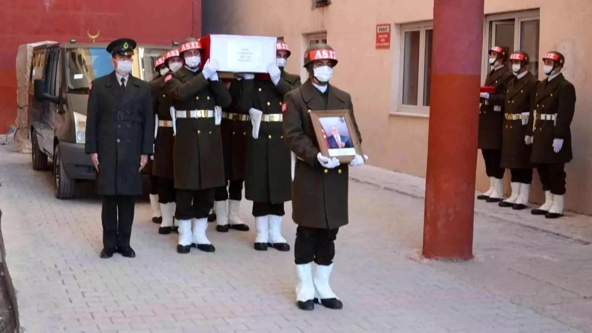 Hakkari\'de Kore Gazisi Kaya son yolculuğuna uğurlandı