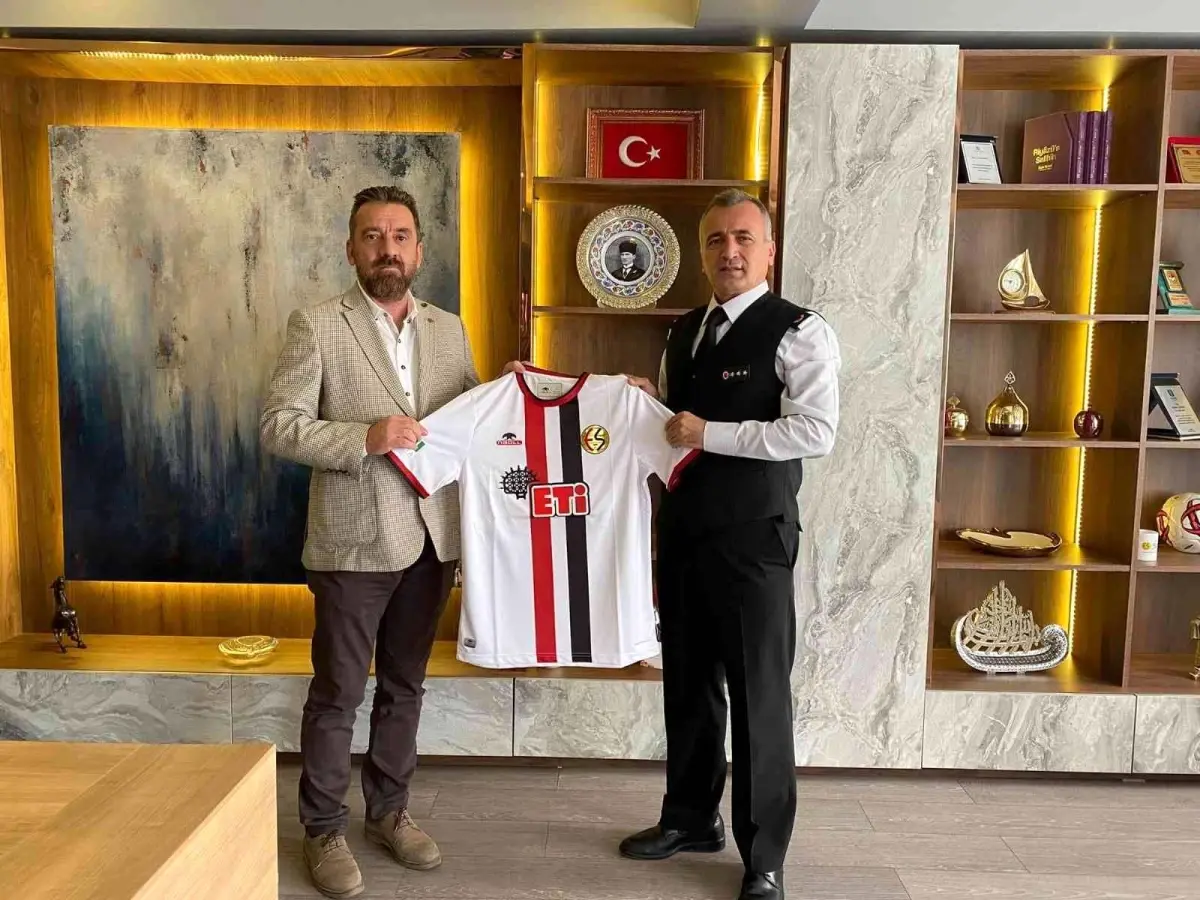 İl Jandarma Komutanı Atasoy\'dan Eskişehirspor\'a ziyaret