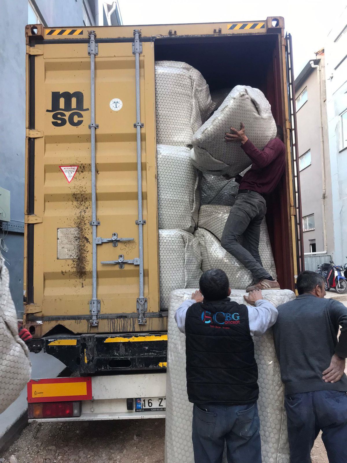 İnegöl\'den Somali\'ye 60 bin dolarlık mobilya ihracatı